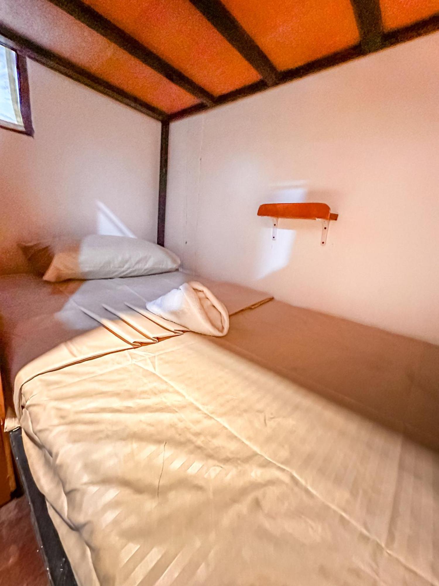 Hangout'S Hostel Ел Нидо Екстериор снимка